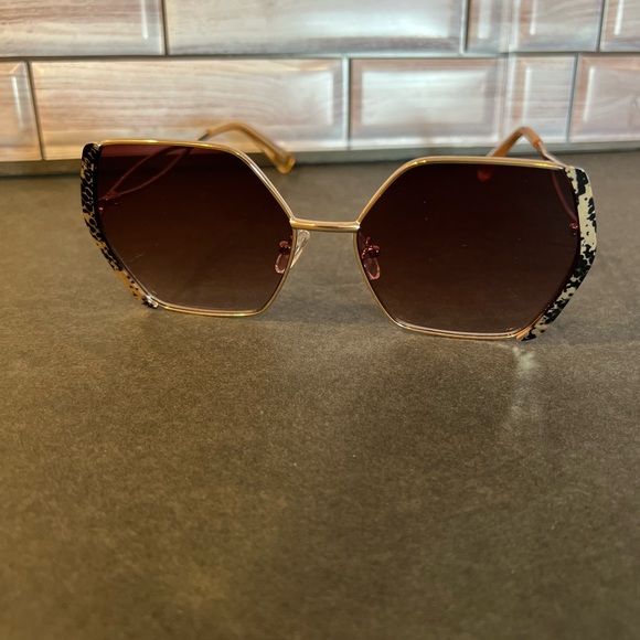SUMMER & ROSE SUNGLASSES